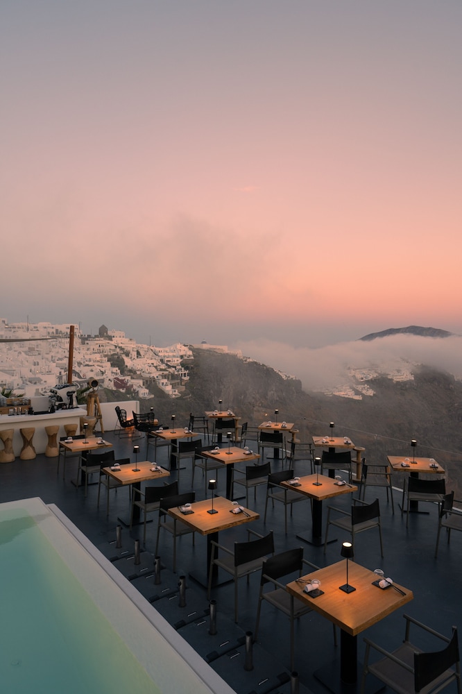 Stella Rocca A Mare — Restaurant & bars in Imerovigli, South Aegean