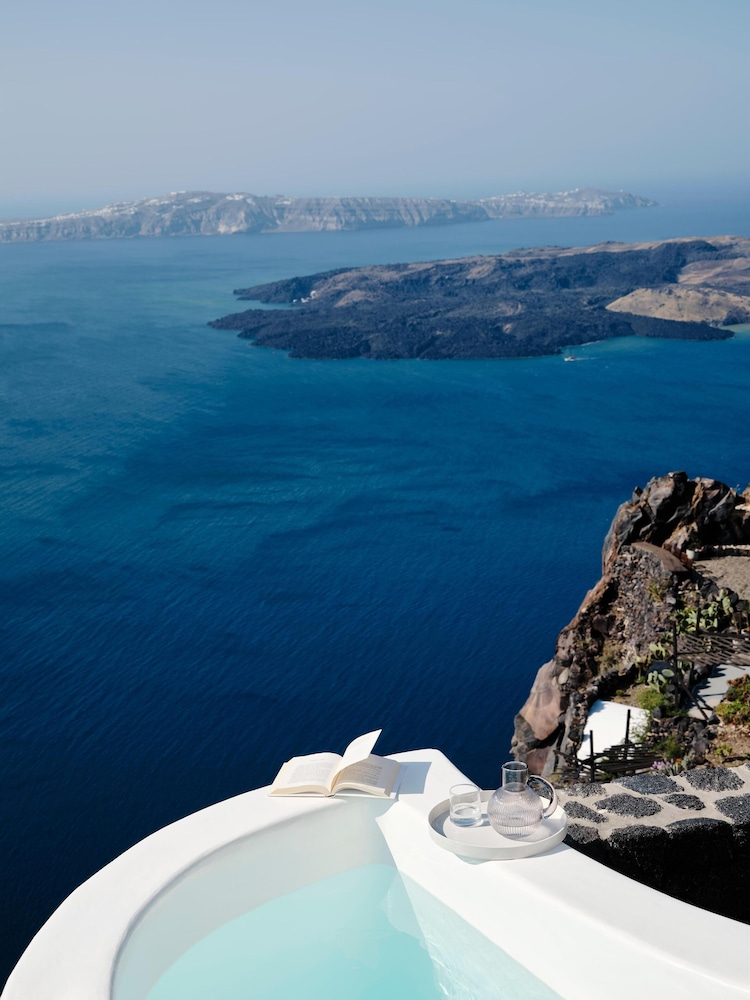 Stella Rocca A Mare — Spa in Imerovigli, South Aegean