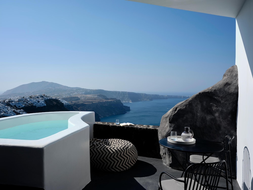 Stella Rocca A Mare — Spa in Imerovigli, South Aegean