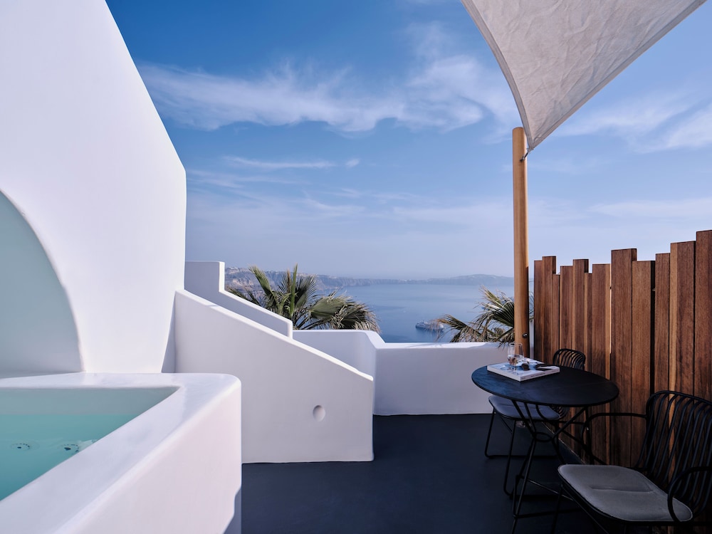 Stella Rocca A Mare — Hotel rooms in Imerovigli, South Aegean