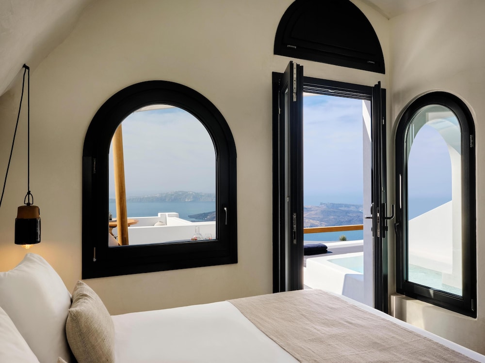 Stella Rocca A Mare — Hotel rooms in Imerovigli, South Aegean