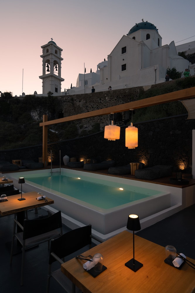 Stella Rocca A Mare — Restaurant & bars in Imerovigli, South Aegean