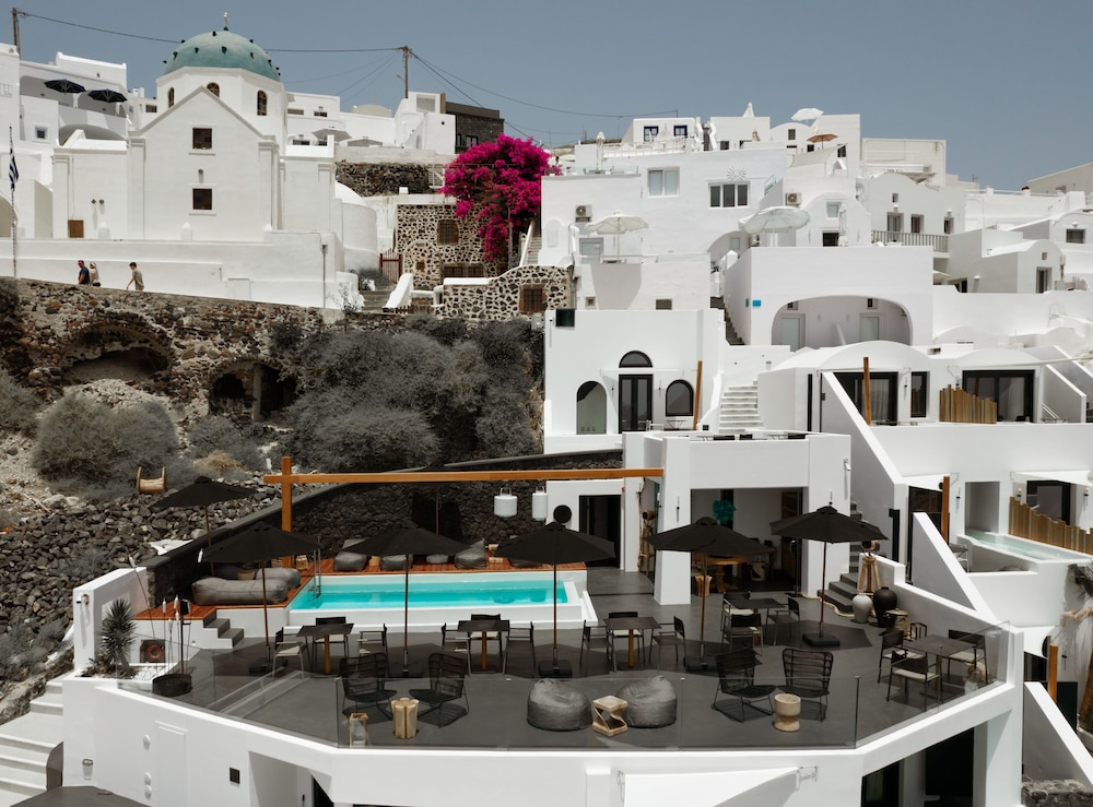 Stella Rocca A Mare — Hotel building in Imerovigli, South Aegean
