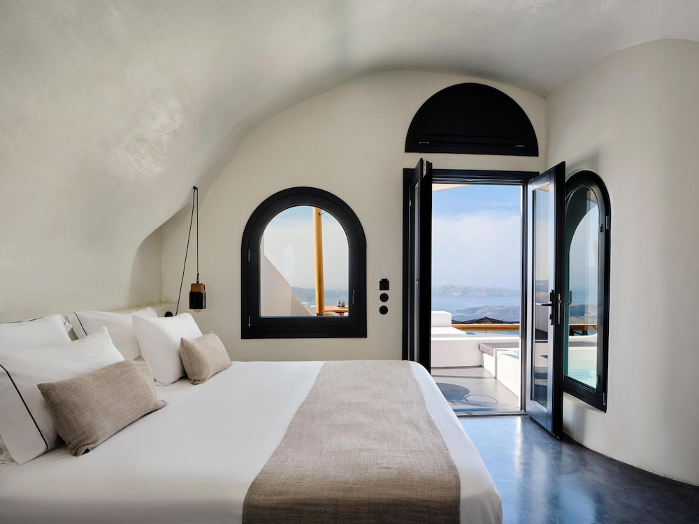 Stella Rocca A Mare — Hotel rooms in Imerovigli, South Aegean