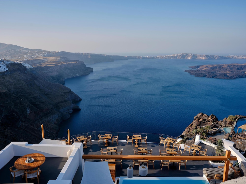 Stella Rocca A Mare — Restaurant & bars in Imerovigli, South Aegean