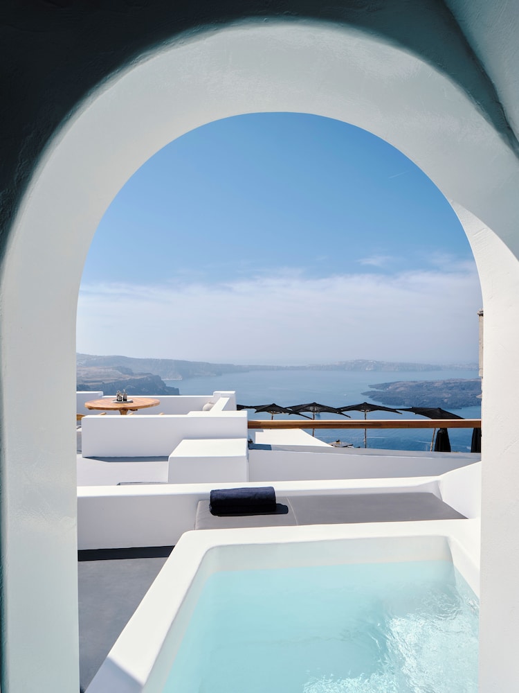 Stella Rocca A Mare — Hotel rooms in Imerovigli, South Aegean