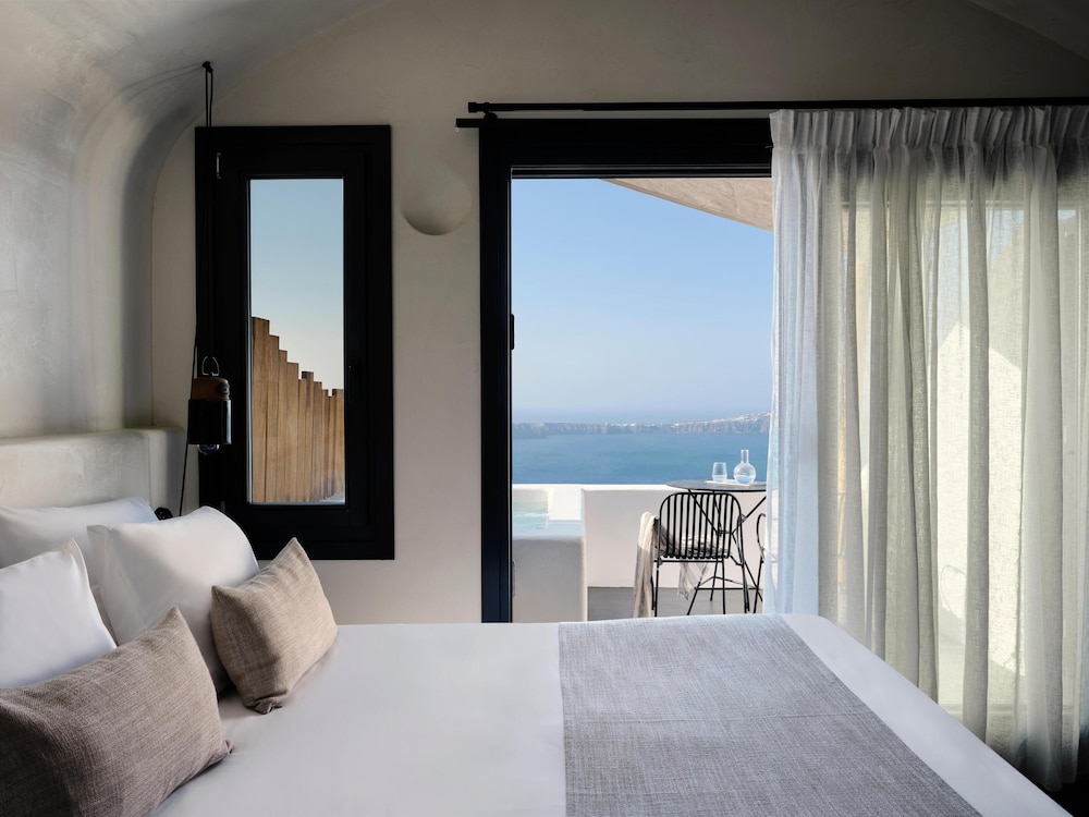 Stella Rocca A Mare — Hotel rooms in Imerovigli, South Aegean