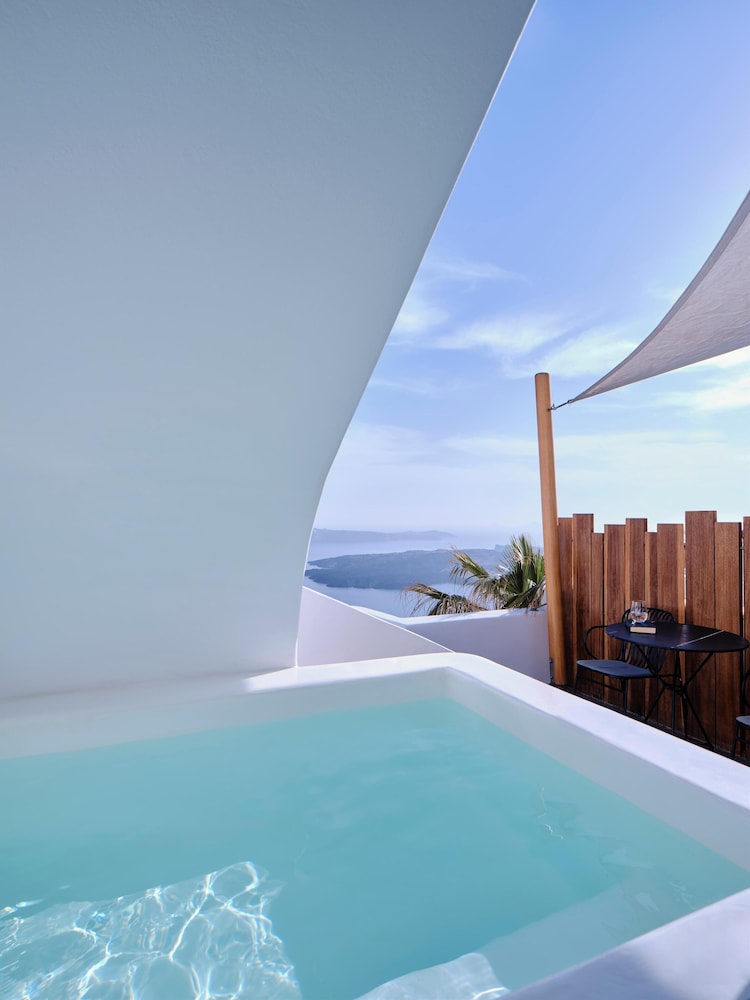 Stella Rocca A Mare — Hotel rooms in Imerovigli, South Aegean