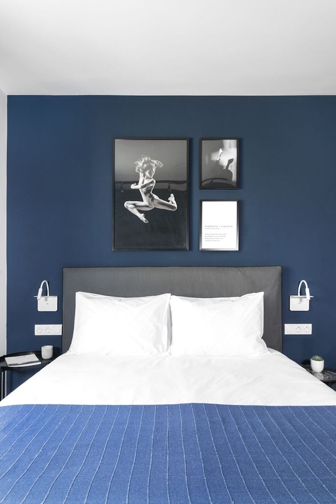 Play Theatrou, a member of Brown Hotels — Hotel rooms in Athens, Attica