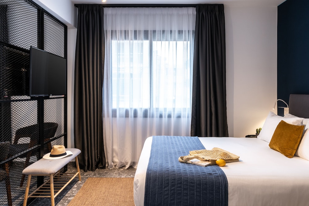 Play Theatrou, a member of Brown Hotels — Hotel rooms in Athens, Attica