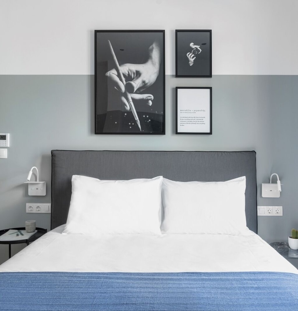 Play Theatrou, a member of Brown Hotels — Hotel rooms in Athens, Attica