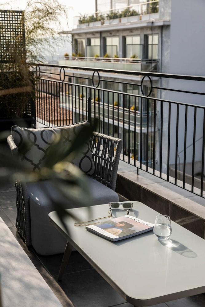 Play Theatrou, a member of Brown Hotels — Hotel building in Athens, Attica