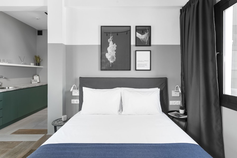 Play Theatrou, a member of Brown Hotels — Hotel rooms in Athens, Attica
