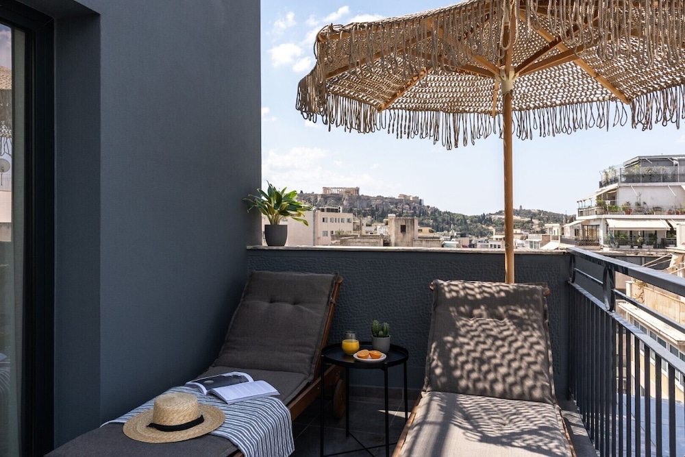 Play Theatrou, a member of Brown Hotels — Hotel rooms in Athens, Attica