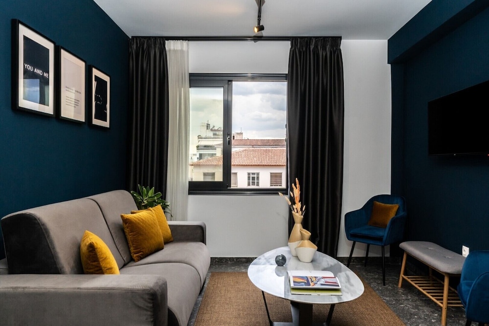 Play Theatrou, a member of Brown Hotels — Hotel rooms in Athens, Attica