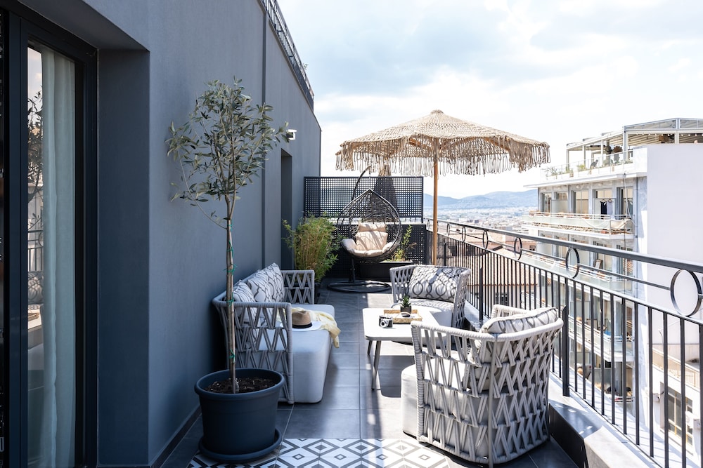 Play Theatrou, a member of Brown Hotels — Hotel building in Athens, Attica
