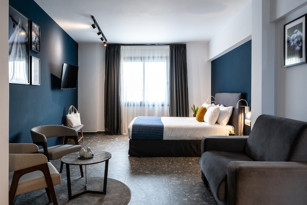 Play Theatrou, a member of Brown Hotels — Hotel rooms in Athens, Attica