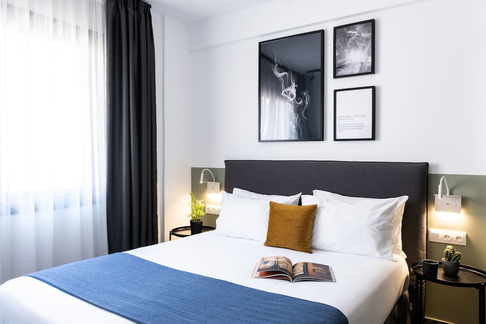 Play Theatrou, a member of Brown Hotels — Hotel rooms in Athens, Attica