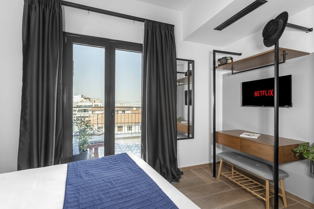 Play Theatrou, a member of Brown Hotels — Hotel rooms in Athens, Attica