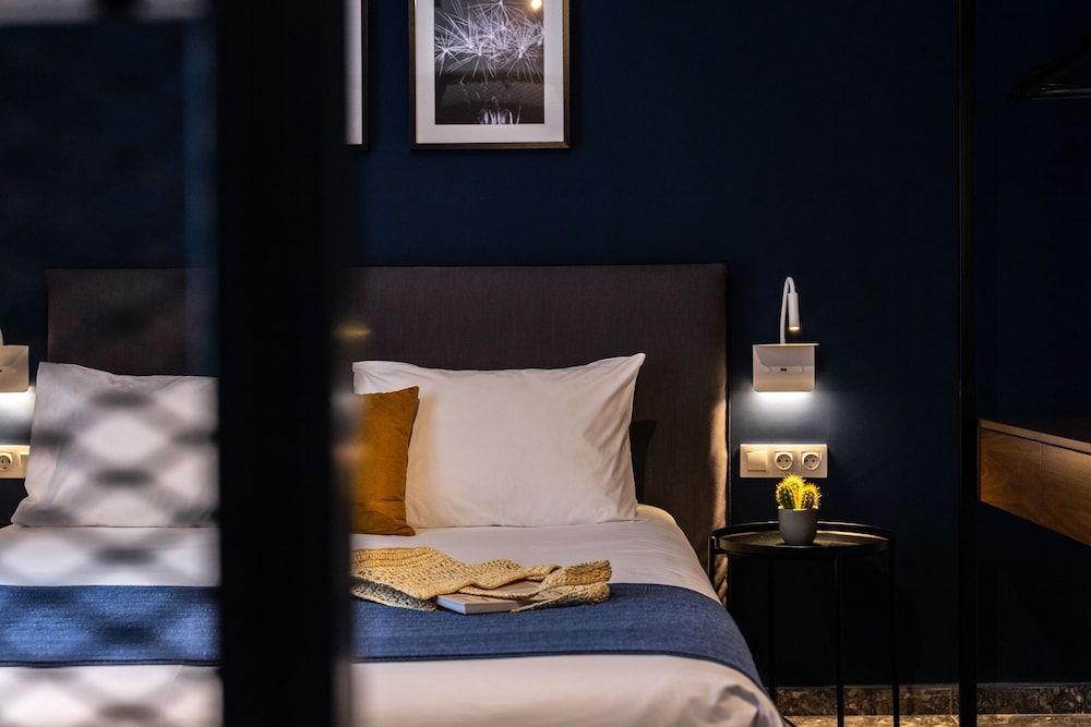 Play Theatrou, a member of Brown Hotels — Hotel rooms in Athens, Attica