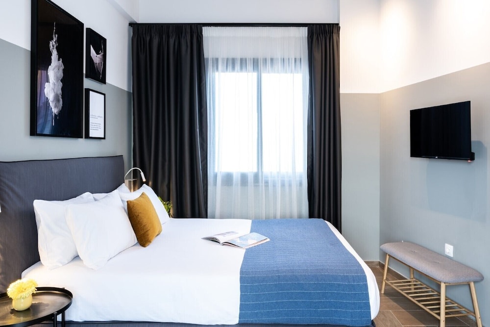 Play Theatrou, a member of Brown Hotels — Hotel rooms in Athens, Attica