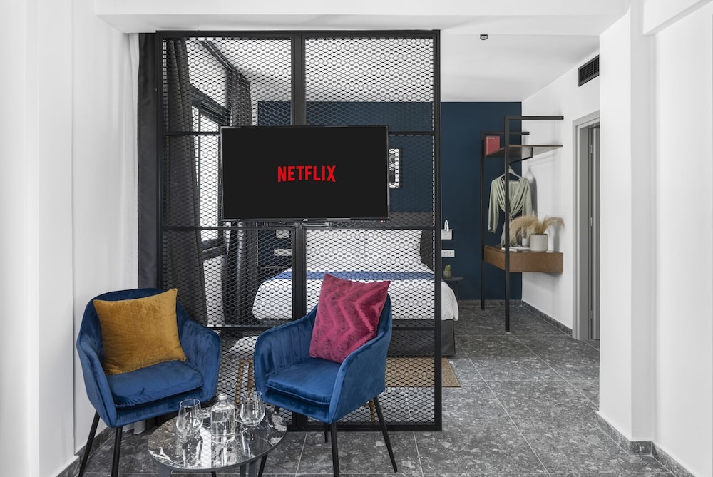 Play Theatrou, a member of Brown Hotels — Hotel rooms in Athens, Attica