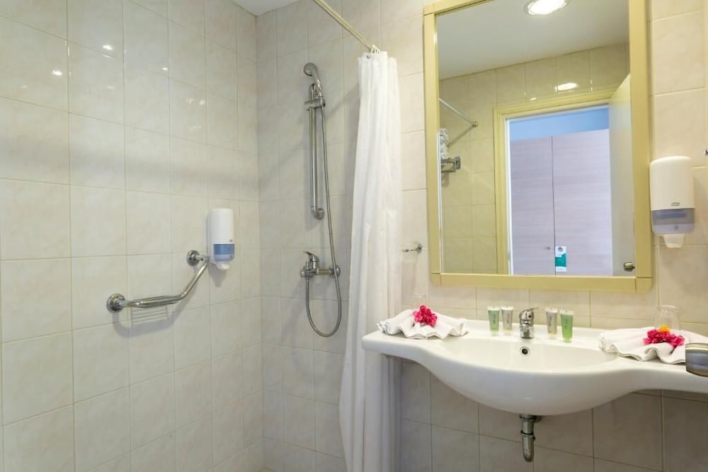 Olympos Beach — Hotel rooms in Faliraki, South Aegean