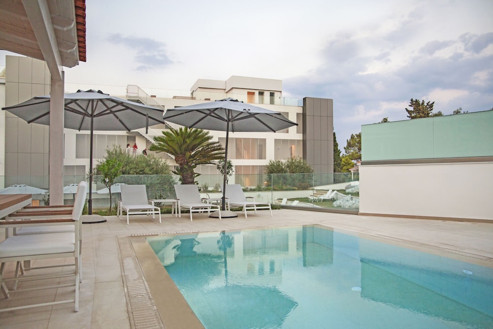 Ray Hotel Corfu — Swimming pool in Perama (Corfu), Ionian Islands