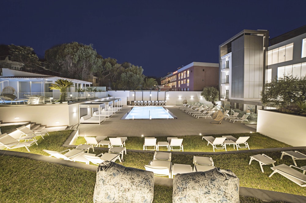 Ray Hotel Corfu — Swimming pool in Perama (Corfu), Ionian Islands