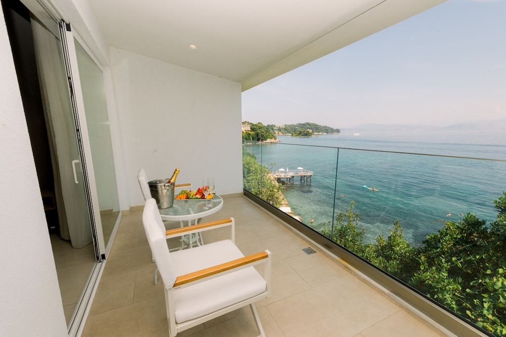 Ray Hotel Corfu — Hotel rooms in Perama (Corfu), Ionian Islands