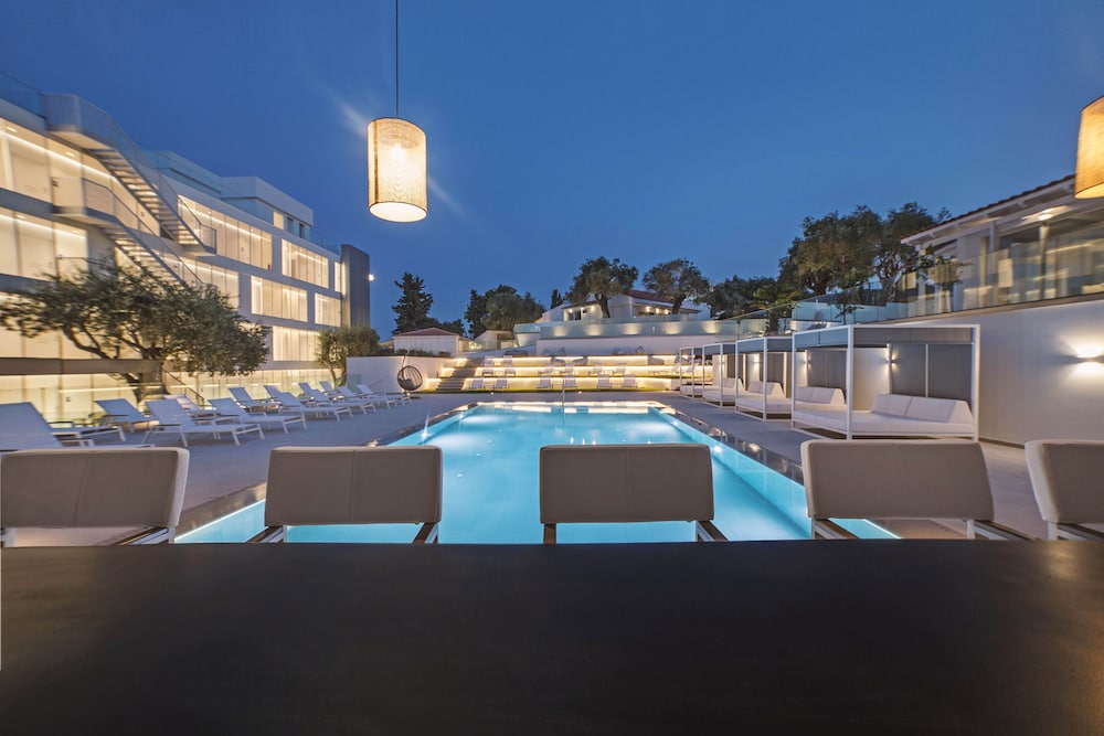 Ray Hotel Corfu — Swimming pool in Perama (Corfu), Ionian Islands