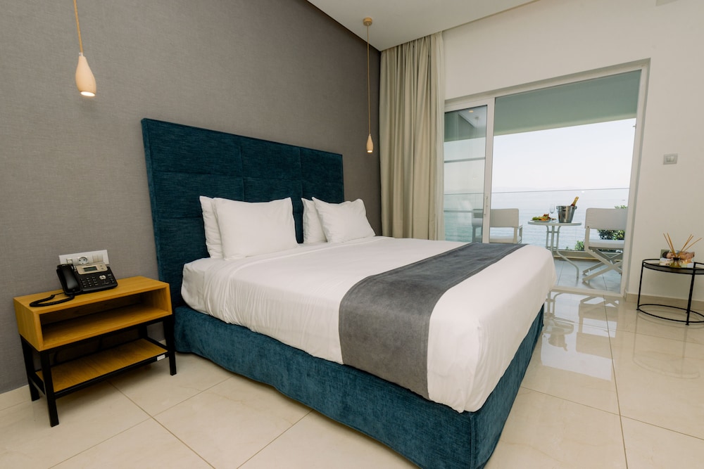 Ray Hotel Corfu — Hotel rooms in Perama (Corfu), Ionian Islands