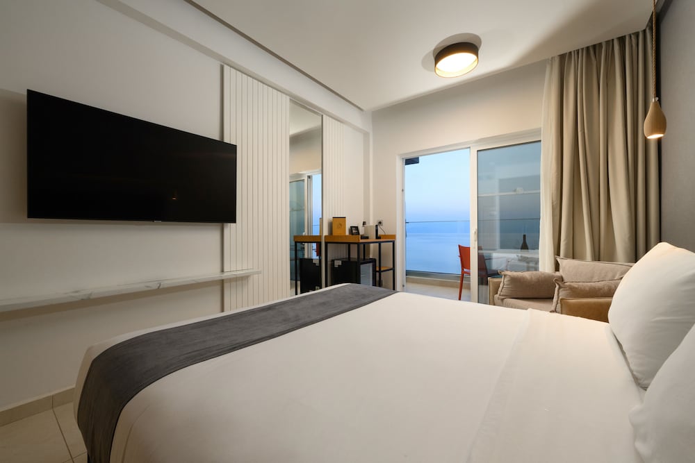 Ray Hotel Corfu — Hotel rooms in Perama (Corfu), Ionian Islands
