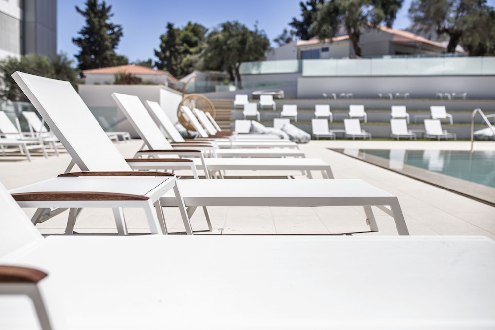 Ray Hotel Corfu — Swimming pool in Perama (Corfu), Ionian Islands