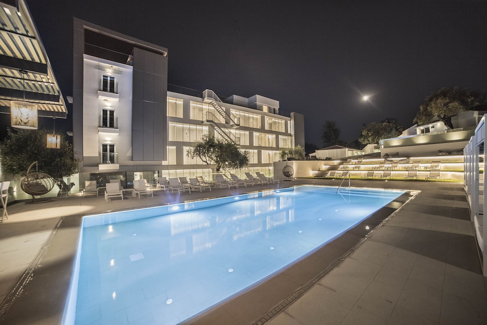 Ray Hotel Corfu — Swimming pool in Perama (Corfu), Ionian Islands