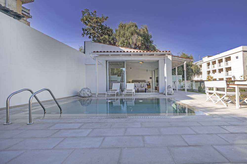 Ray Hotel Corfu — Swimming pool in Perama (Corfu), Ionian Islands