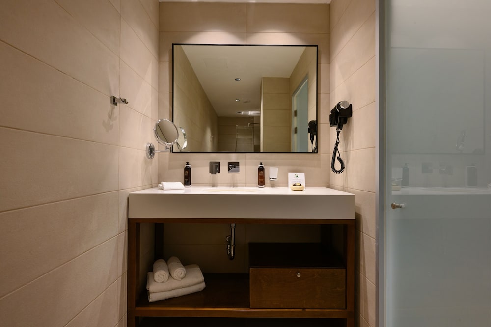 Ray Hotel Corfu — Hotel rooms in Perama (Corfu), Ionian Islands