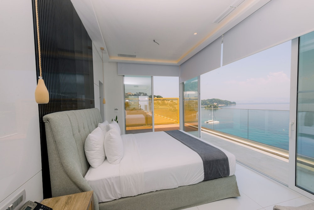 Ray Hotel Corfu — Hotel rooms in Perama (Corfu), Ionian Islands
