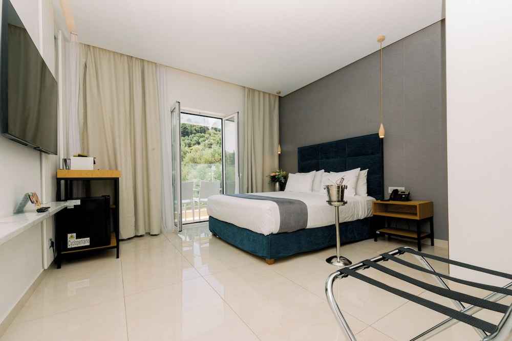Ray Hotel Corfu — Hotel rooms in Perama (Corfu), Ionian Islands
