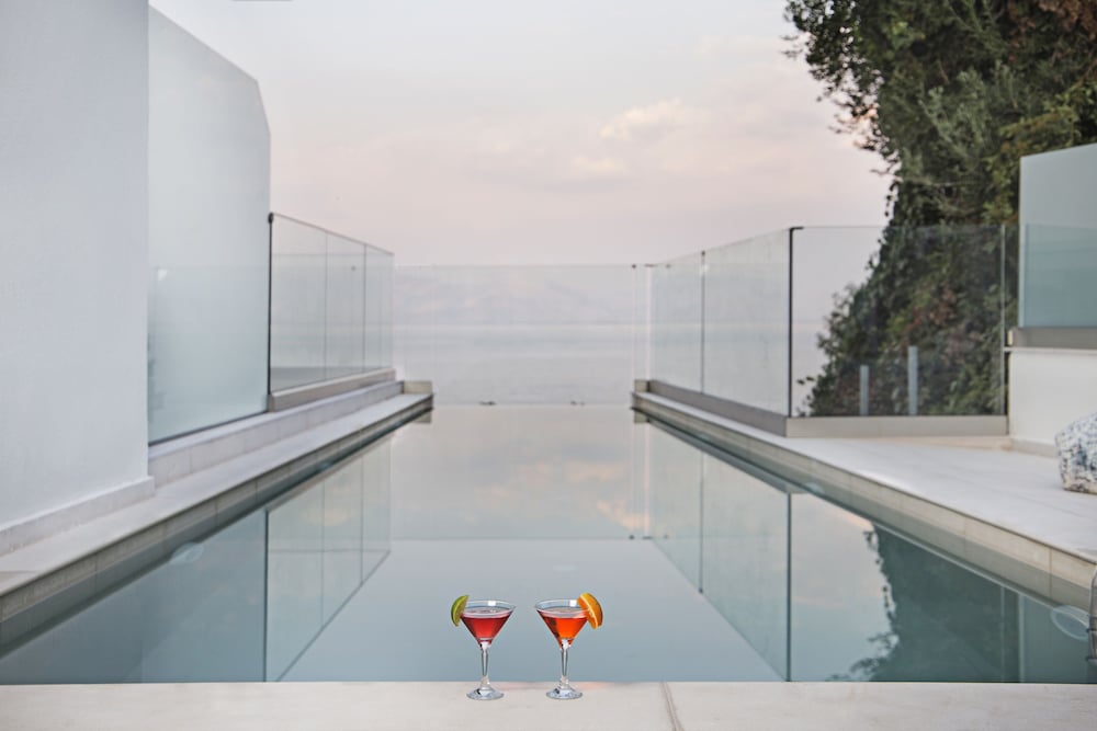 Ray Hotel Corfu — Swimming pool in Perama (Corfu), Ionian Islands