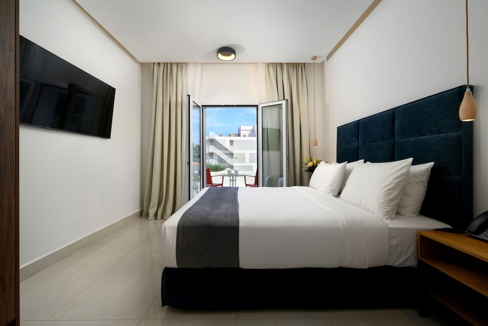 Ray Hotel Corfu — Hotel rooms in Perama (Corfu), Ionian Islands