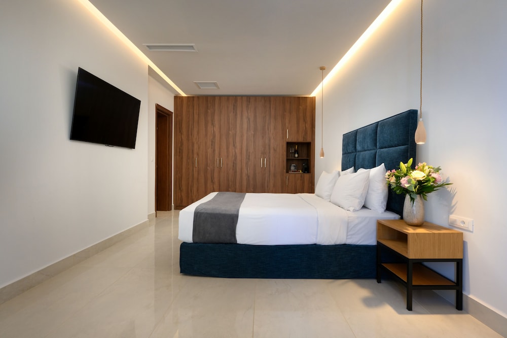 Ray Hotel Corfu — Hotel rooms in Perama (Corfu), Ionian Islands