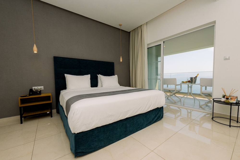 Ray Hotel Corfu — Hotel rooms in Perama (Corfu), Ionian Islands