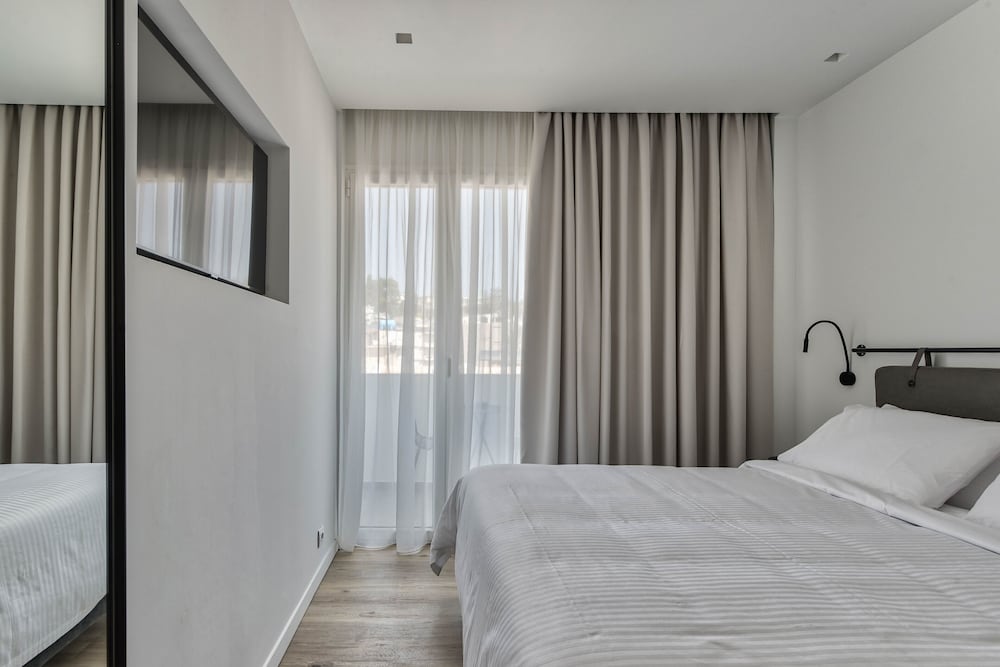 Bitzaro Boutique Hotel — Hotel rooms in Zante Town, Ionian Islands