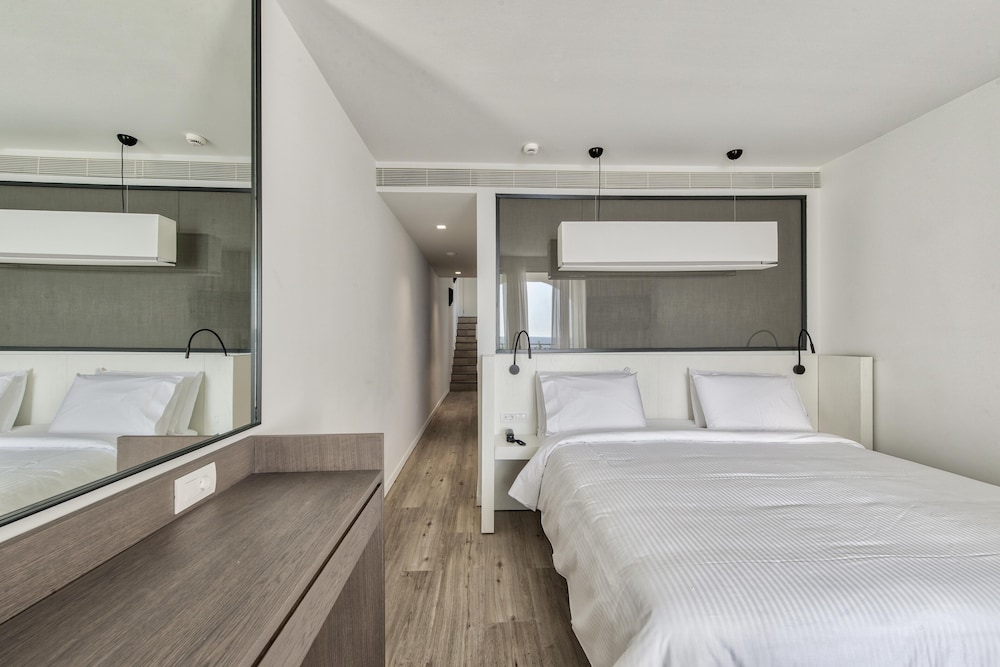 Bitzaro Boutique Hotel — Hotel rooms in Zante Town, Ionian Islands