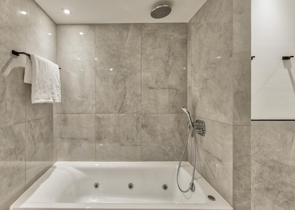 Bitzaro Boutique Hotel — Hotel rooms in Zante Town, Ionian Islands