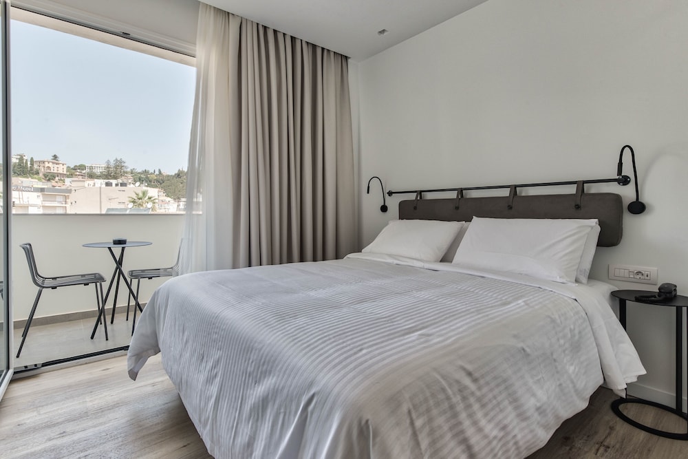 Bitzaro Boutique Hotel — Hotel rooms in Zante Town, Ionian Islands