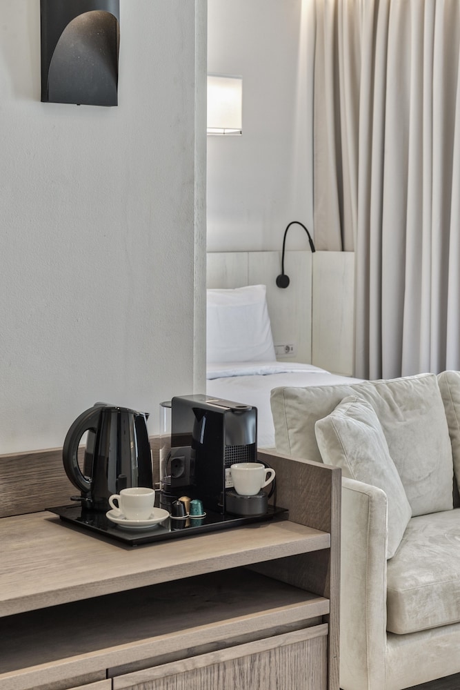 Bitzaro Boutique Hotel — Hotel rooms in Zante Town, Ionian Islands
