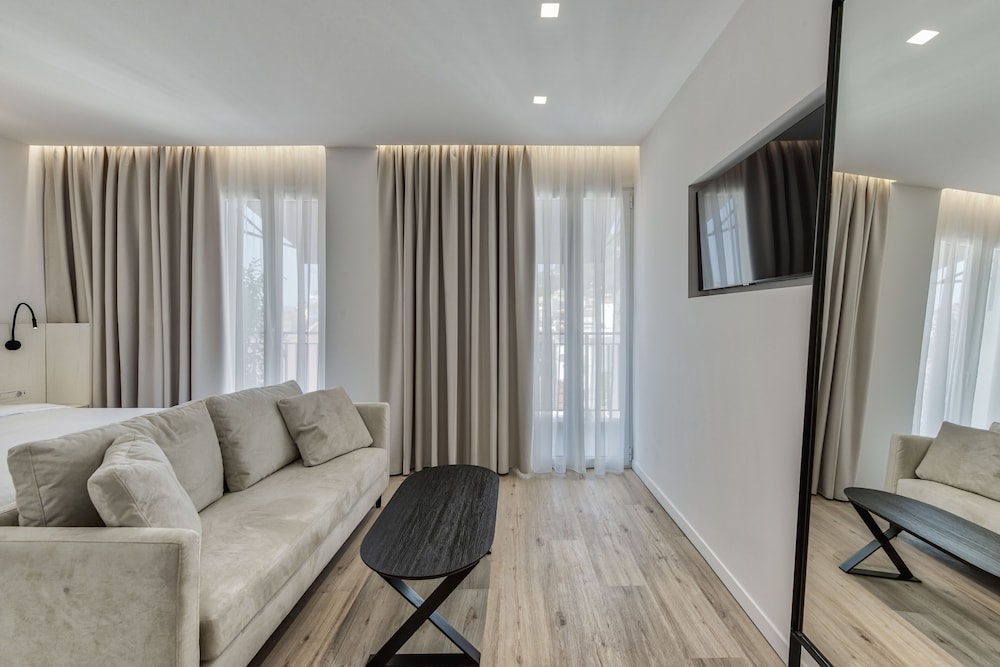 Bitzaro Boutique Hotel — Hotel rooms in Zante Town, Ionian Islands