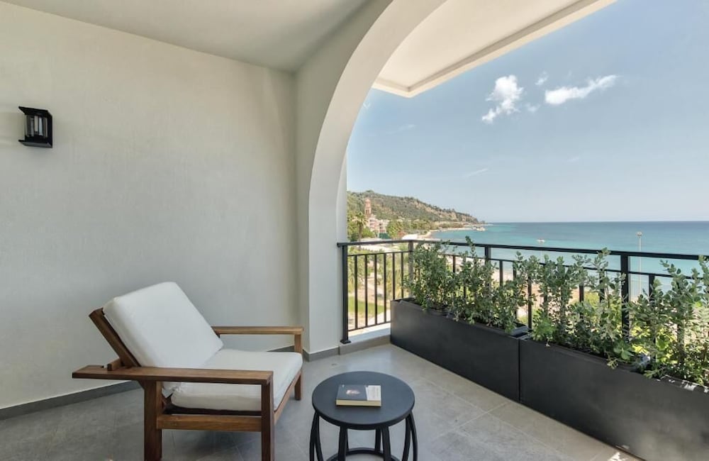 Bitzaro Boutique Hotel — Hotel rooms in Zante Town, Ionian Islands